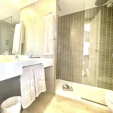 Bonito Estudio Con Wifi Y Piscina Comuna En La Costa Sur De Tenerife